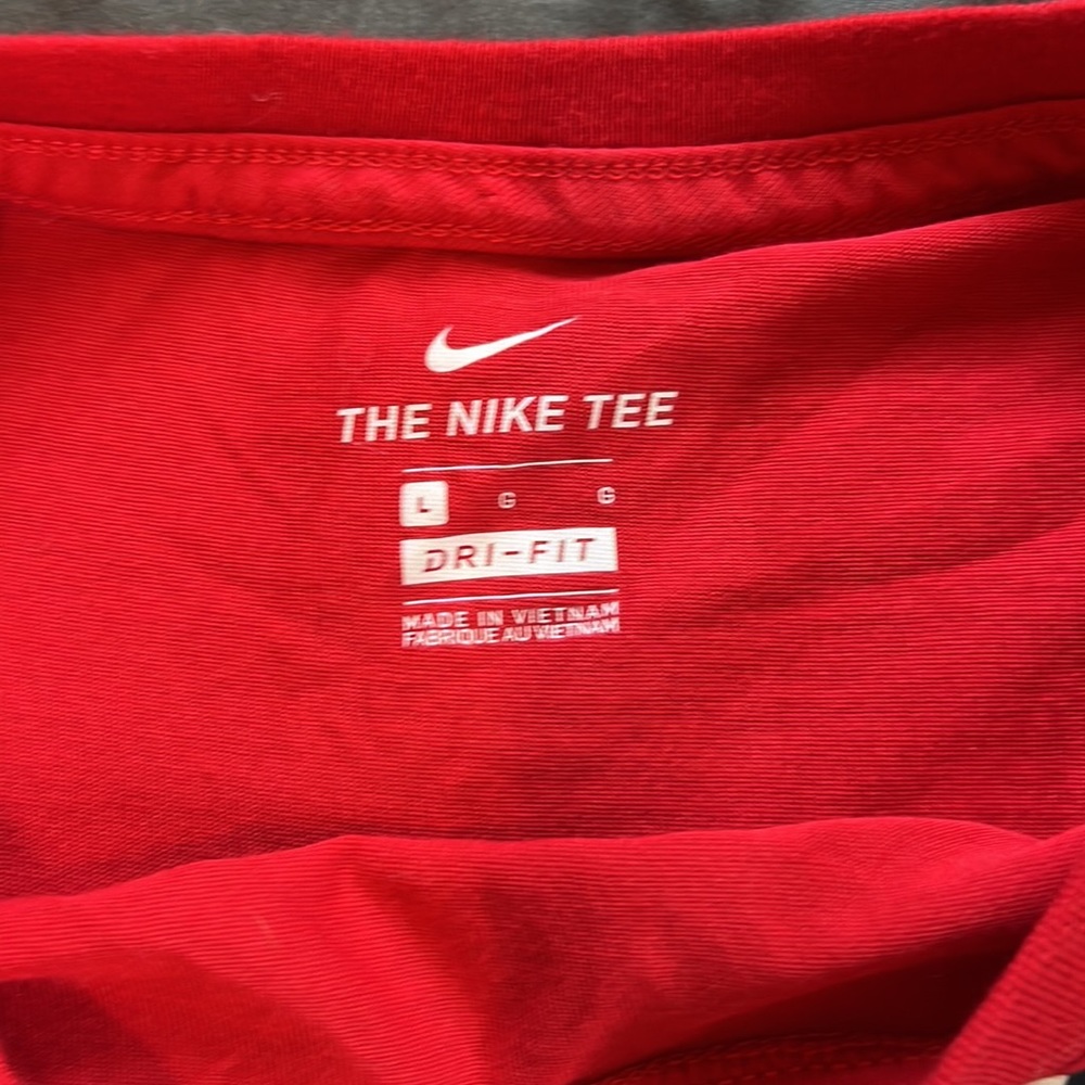 Nike tee - Picture 2 of 2